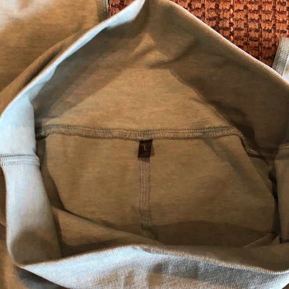 Alphalete Leggings Large - Picture 3 of 3